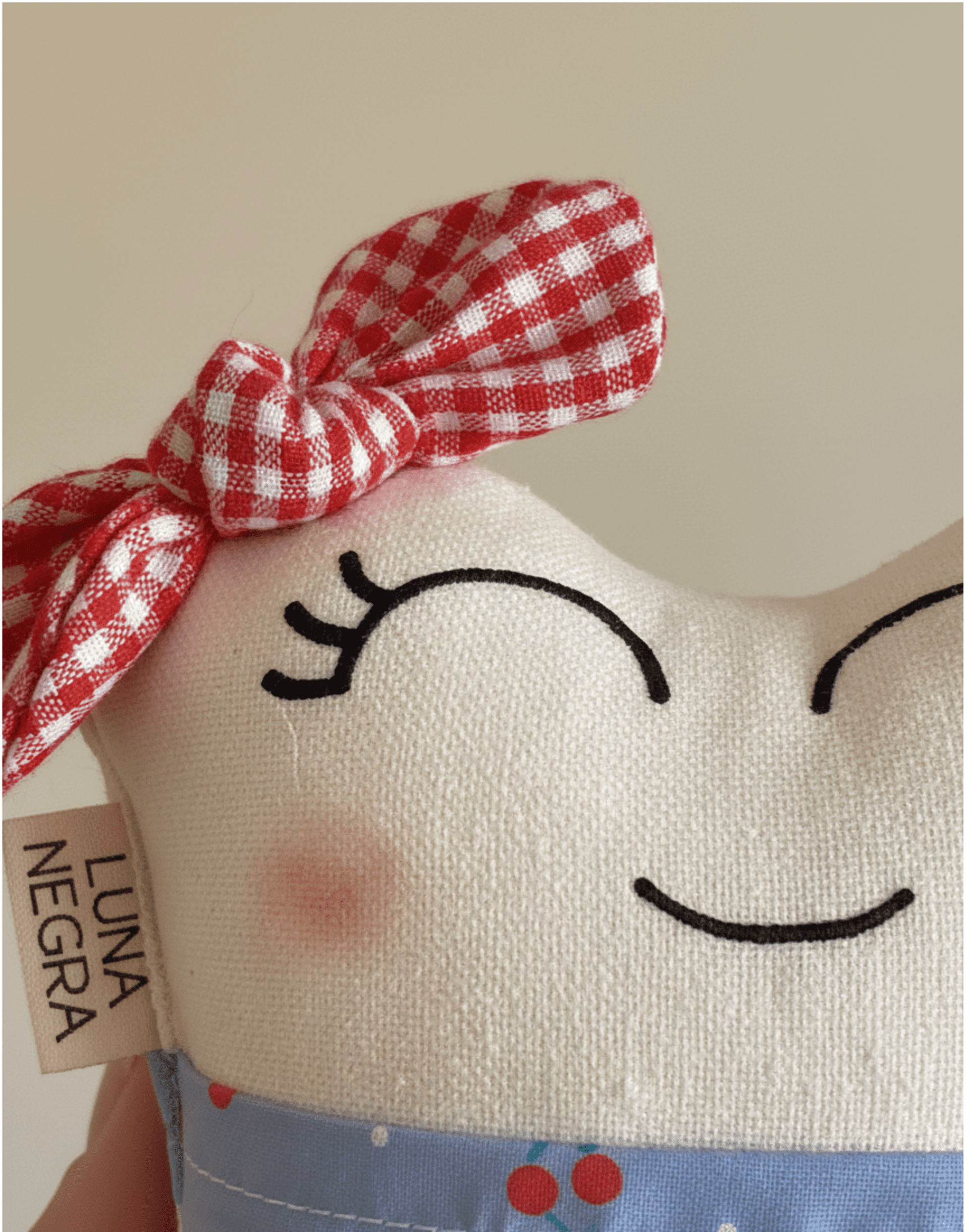 Muela Guardadientes cerezas - 3